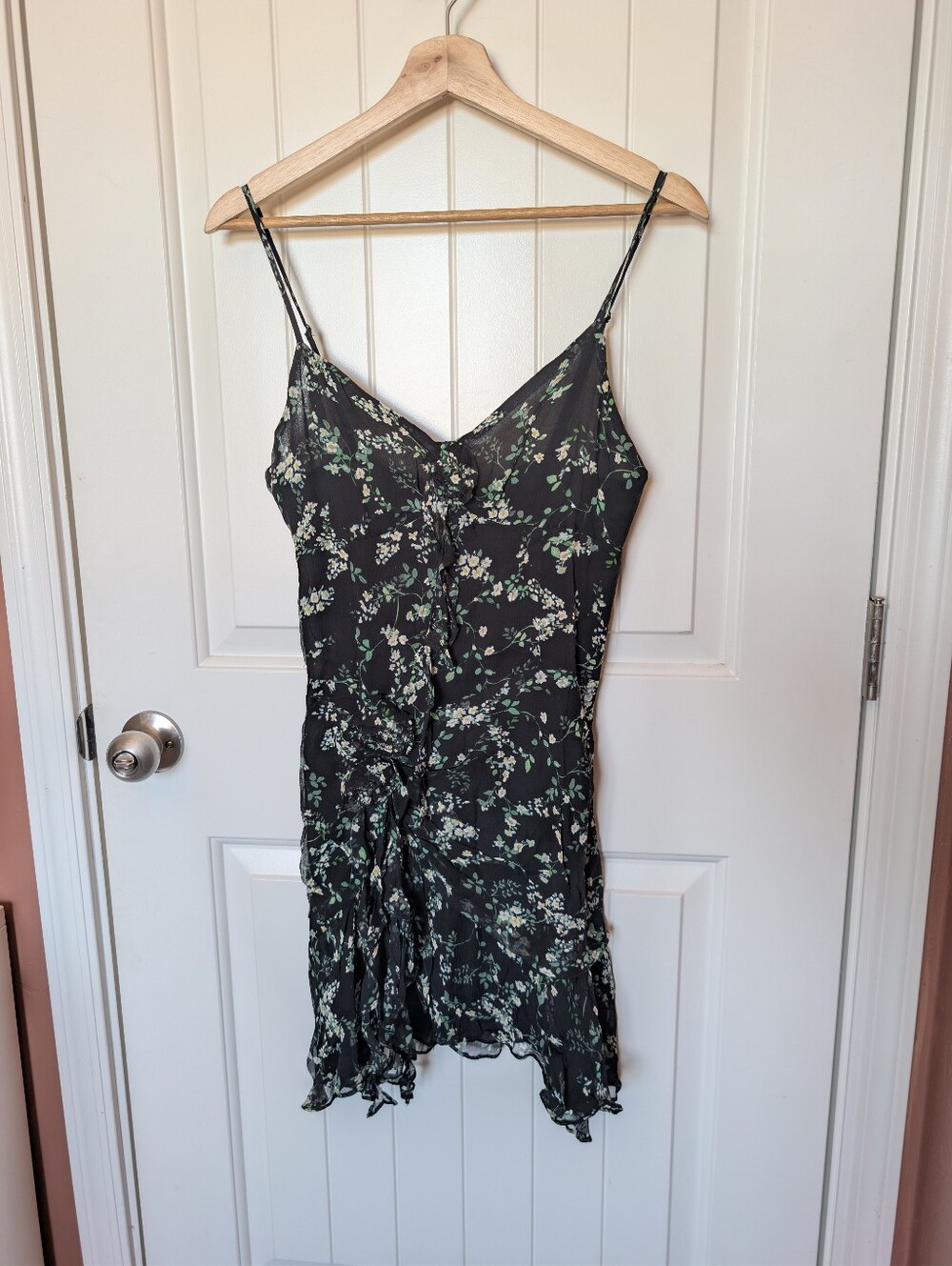 Secret Mission Alyssa Silk Crinkle Floral Mini Dress X Small Green/Black